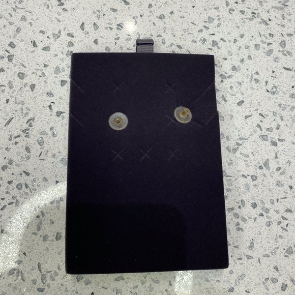 Pineapple earrings - Picture 3 of 3